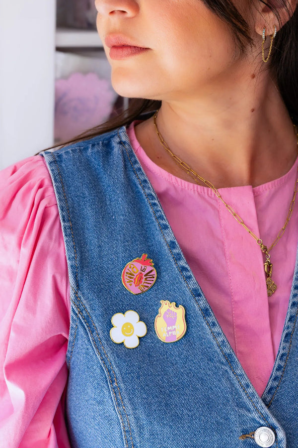 Pin's daisy porté