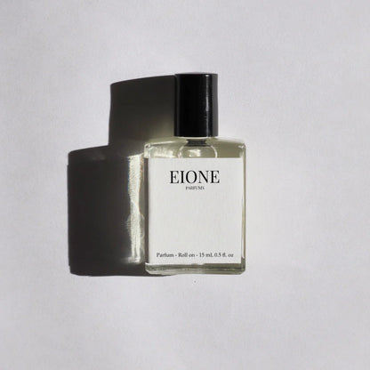huile de parfum roll on De pins et de neige de face