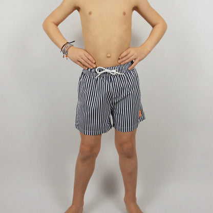 Short-de-bain-enfant-raye-bleu-marine-broderie-homard-face2_44f09471-e3d5-42b2-a29a-5df85aa542a8
