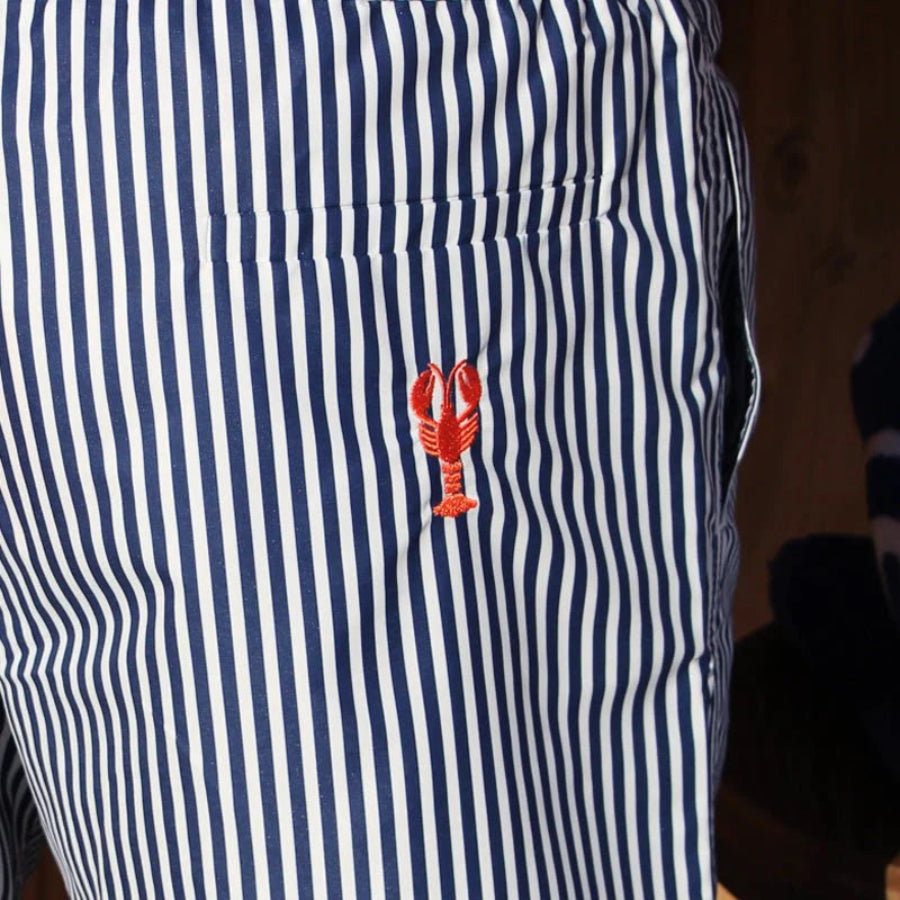 détail homard short de bain rayé