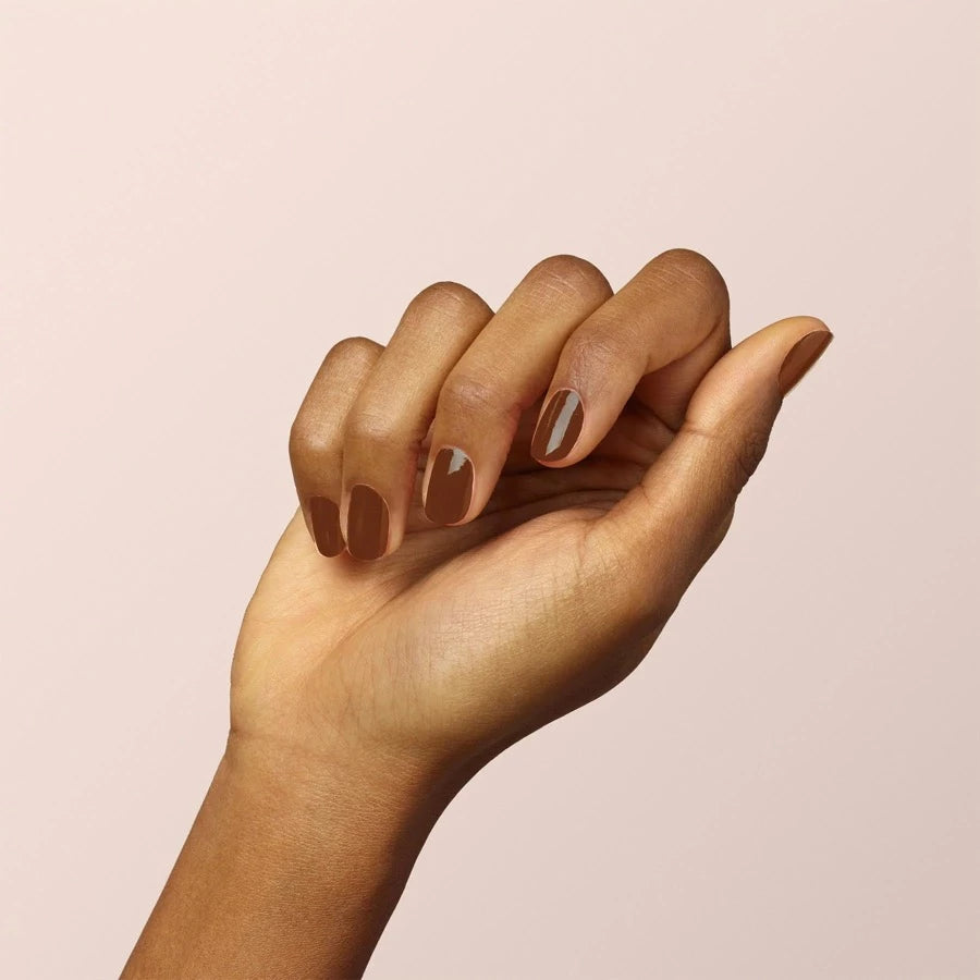 Vernis Chesnut. semi permanent Green flash Manucurist