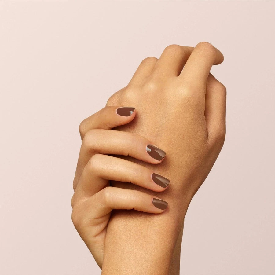 Vernis Chesnut. semi permanent Green flash Manucurist